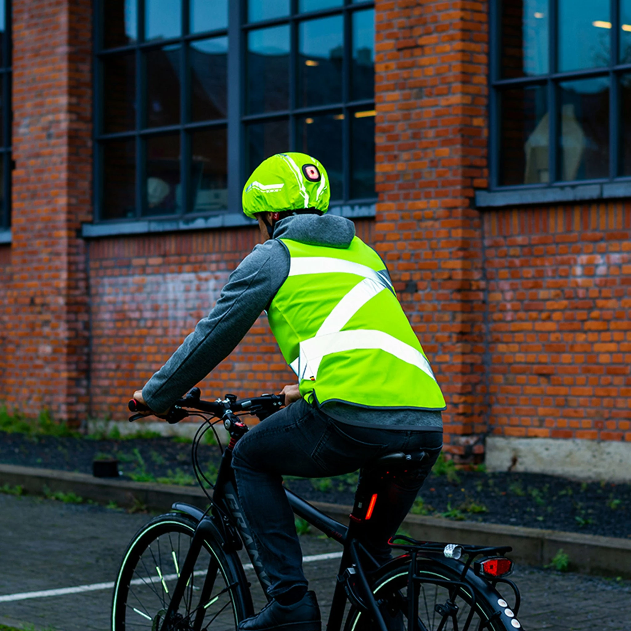 Couvre Casque Corsa Avec Led Intégrée Wowow – Image 2